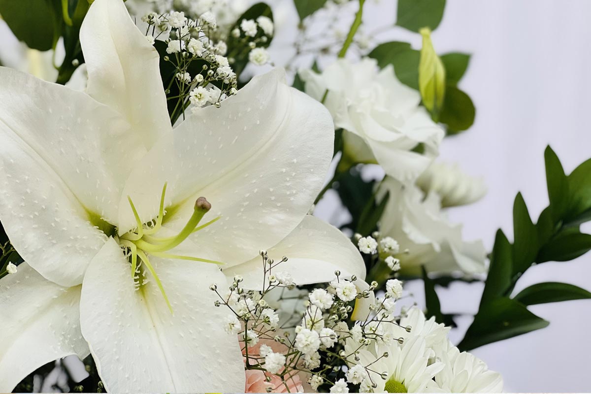 葬儀で使用される花のイメージ