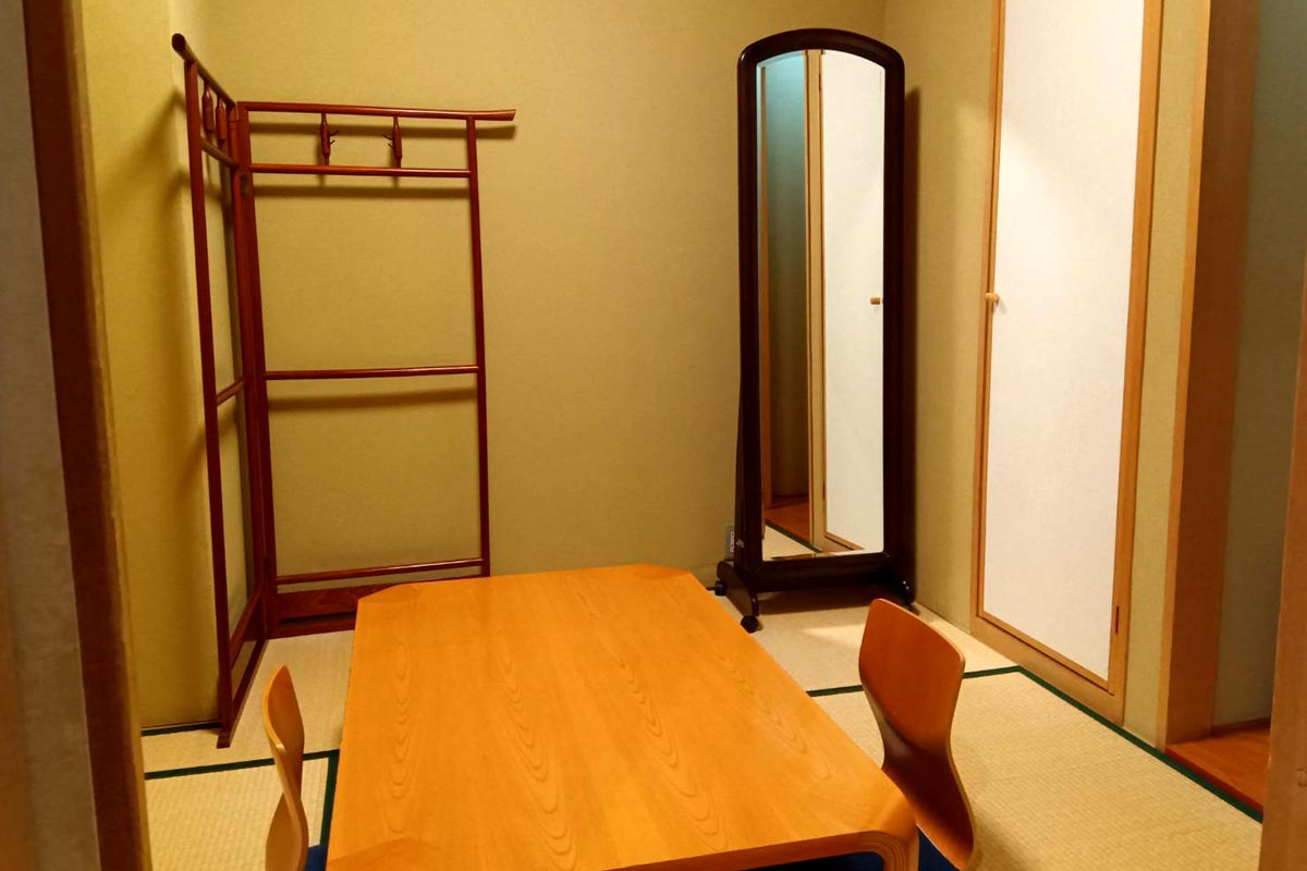 上尾伊奈斎場つつじ苑の寺院控室